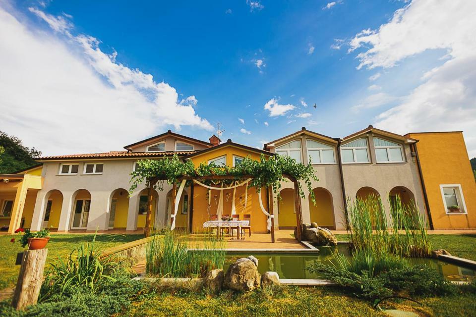 Hisa Posebne Sorte Kodreti Exterior foto