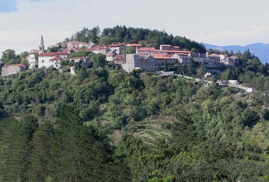Hisa Posebne Sorte Kodreti Exterior foto